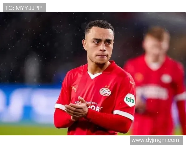 德斯特:从美洲足坛新星到欧洲赛场闪耀的足球天才 德斯特:从美洲足坛新星到欧洲赛场闪耀的足球天才