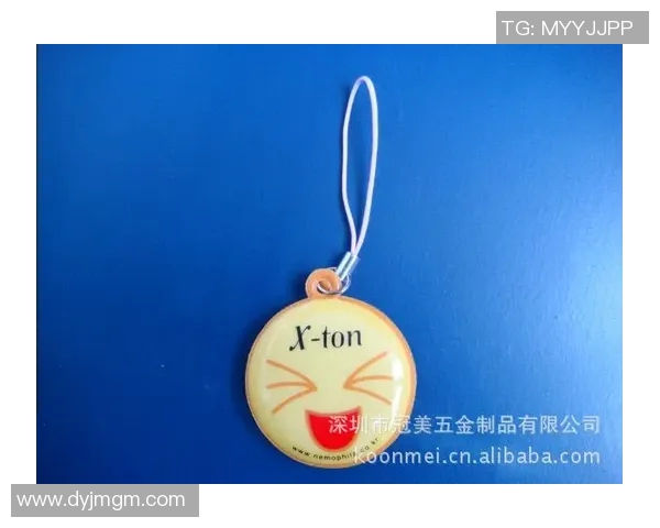 热销足球球星书包挂牌学生运动风格校园个性装饰挂件新品推荐 热销足球球星书包挂牌学生运动风格校园个性装饰挂件新品推荐