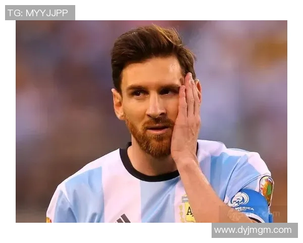 留小胡子的足球巨星独特魅力与球场风采全景解析 留小胡子的足球巨星独特魅力与球场风采全景解析